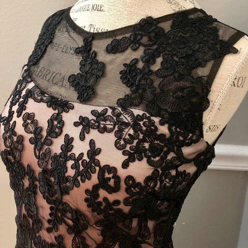 🆕♠️BLACK•LACE•SLEEVELESS•BALL•GOWN🌹 - Picture 2 of 8